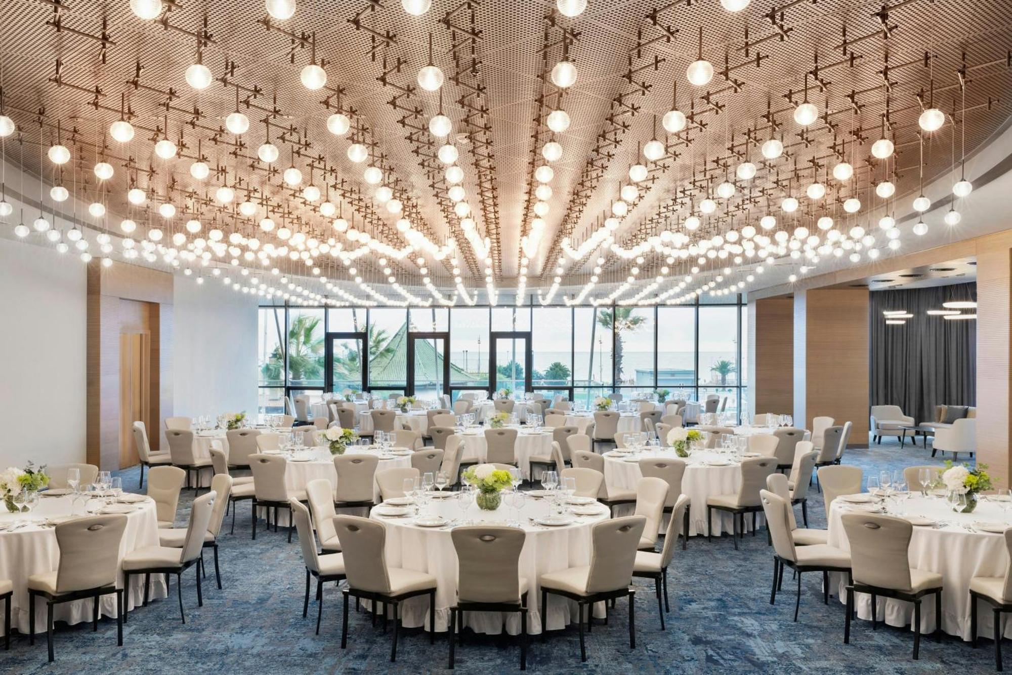 Courtyard By Marriott Batumi Hotel Екстериор снимка