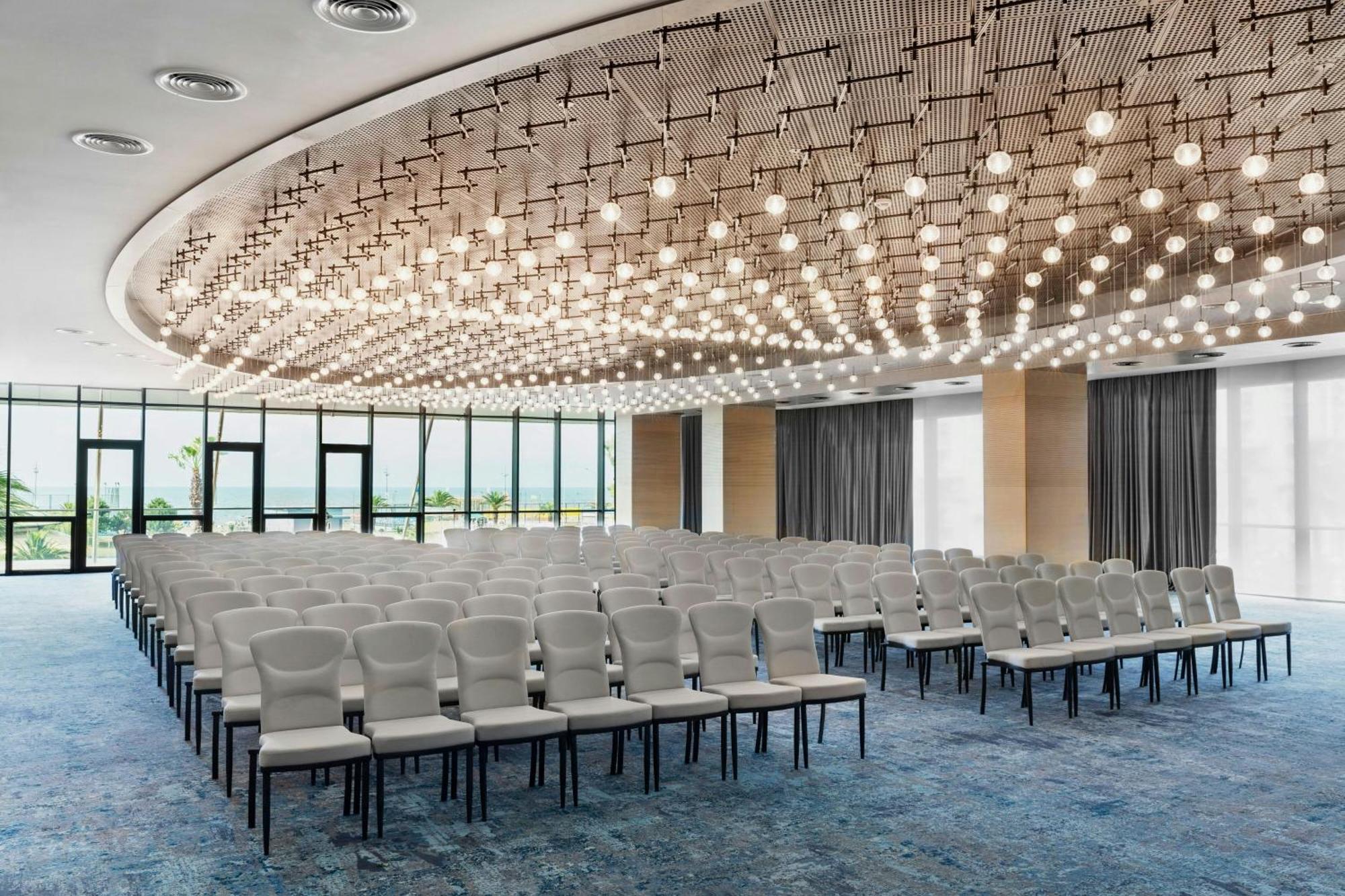 Courtyard By Marriott Batumi Hotel Екстериор снимка
