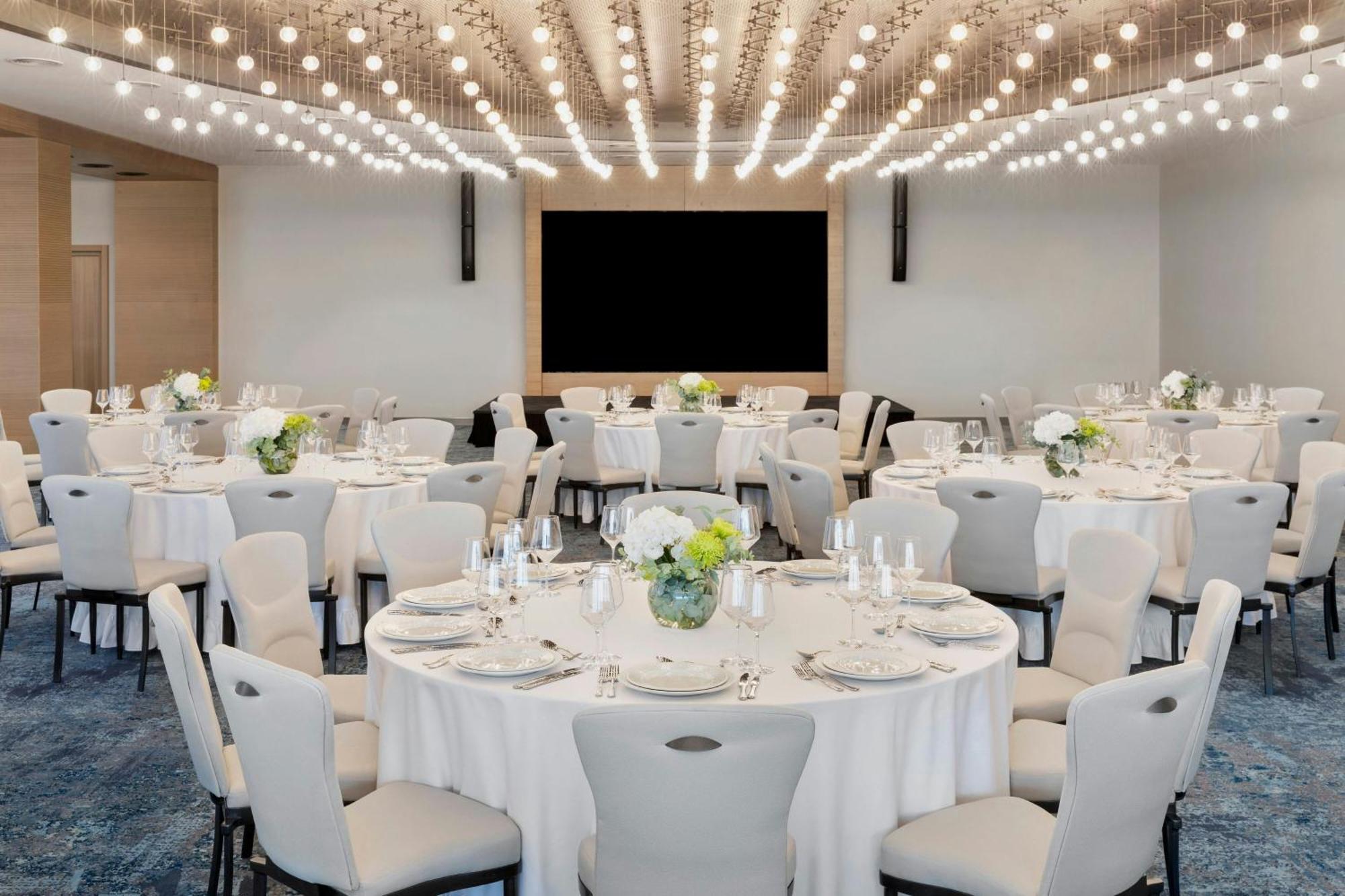 Courtyard By Marriott Batumi Hotel Екстериор снимка
