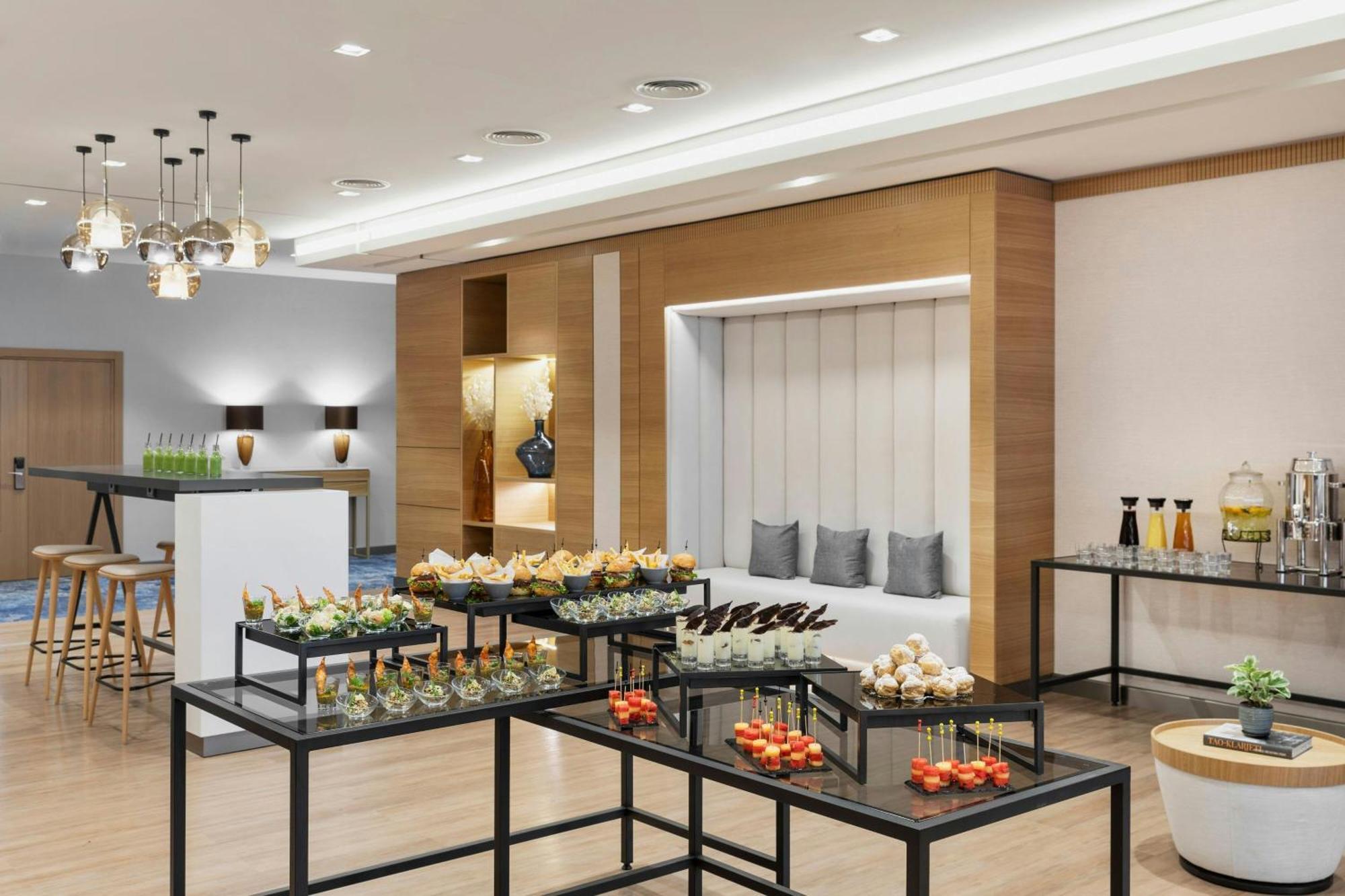 Courtyard By Marriott Batumi Hotel Екстериор снимка