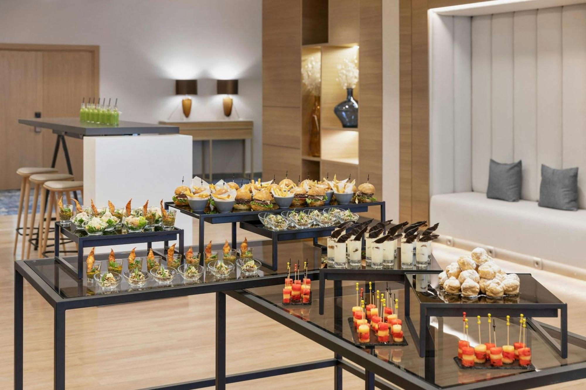 Courtyard By Marriott Batumi Hotel Екстериор снимка