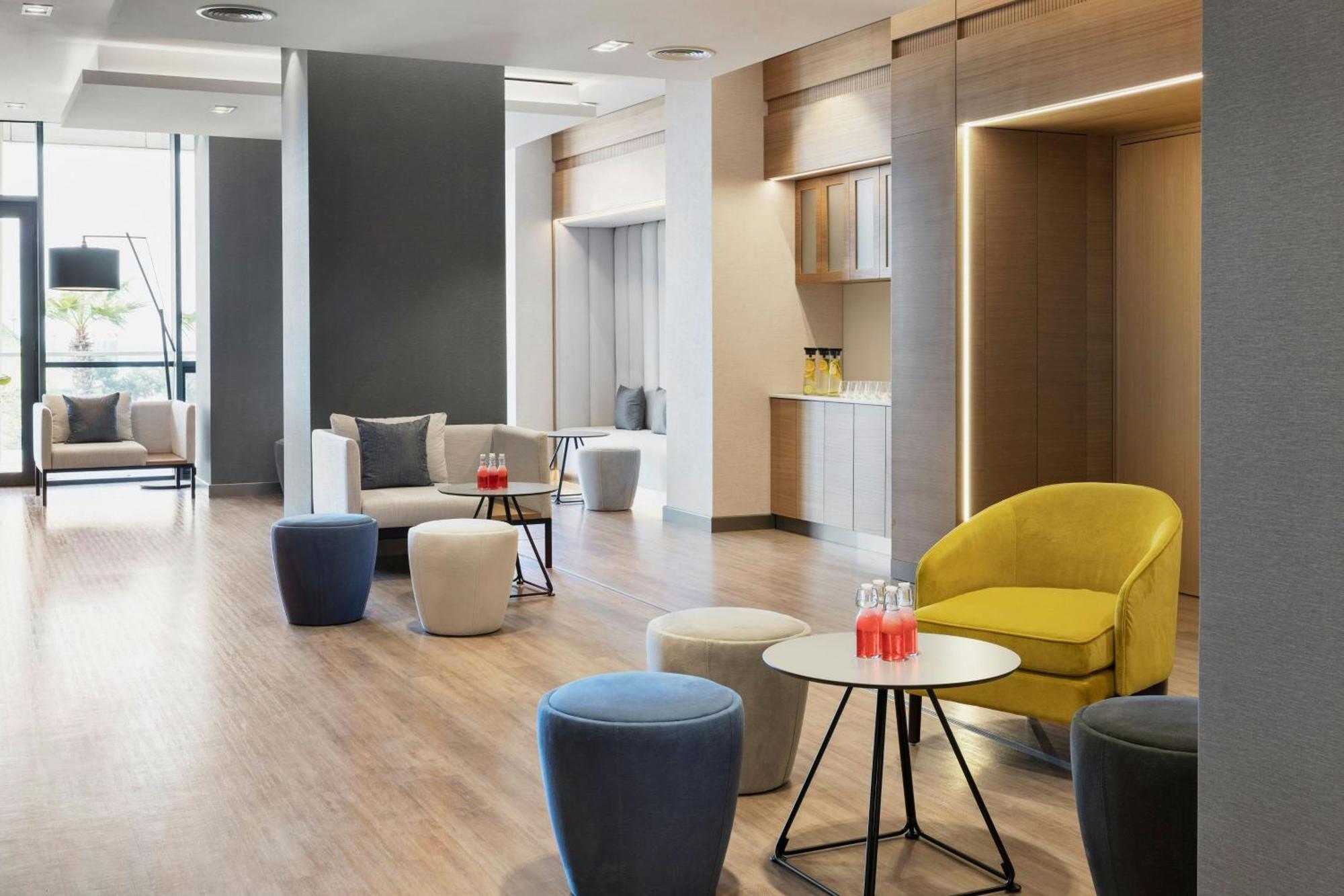 Courtyard By Marriott Batumi Hotel Екстериор снимка