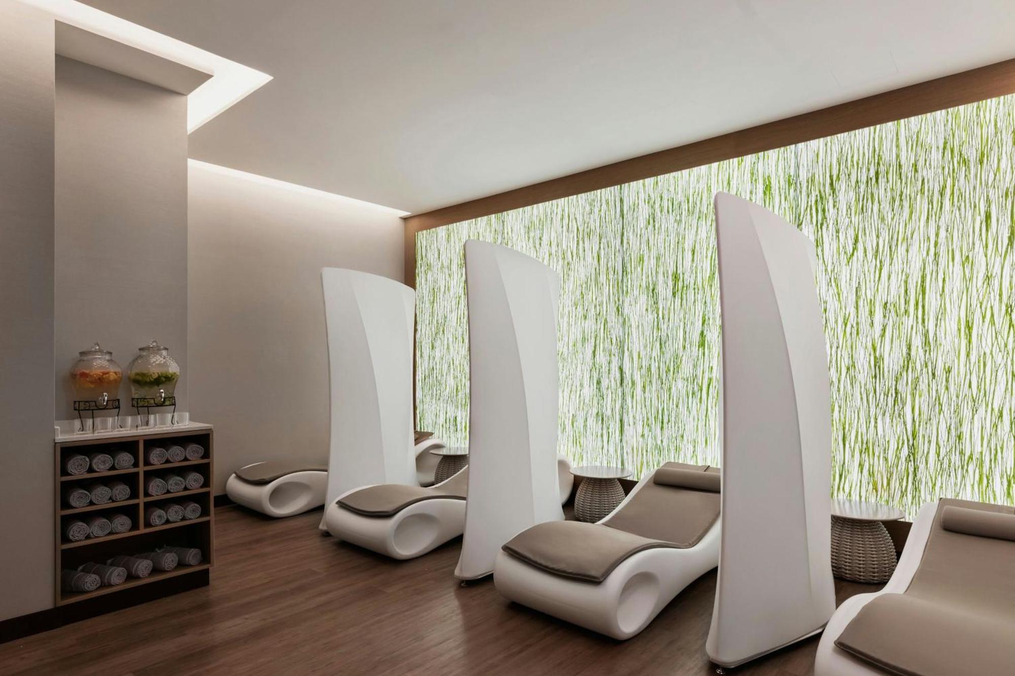 Courtyard By Marriott Batumi Hotel Екстериор снимка