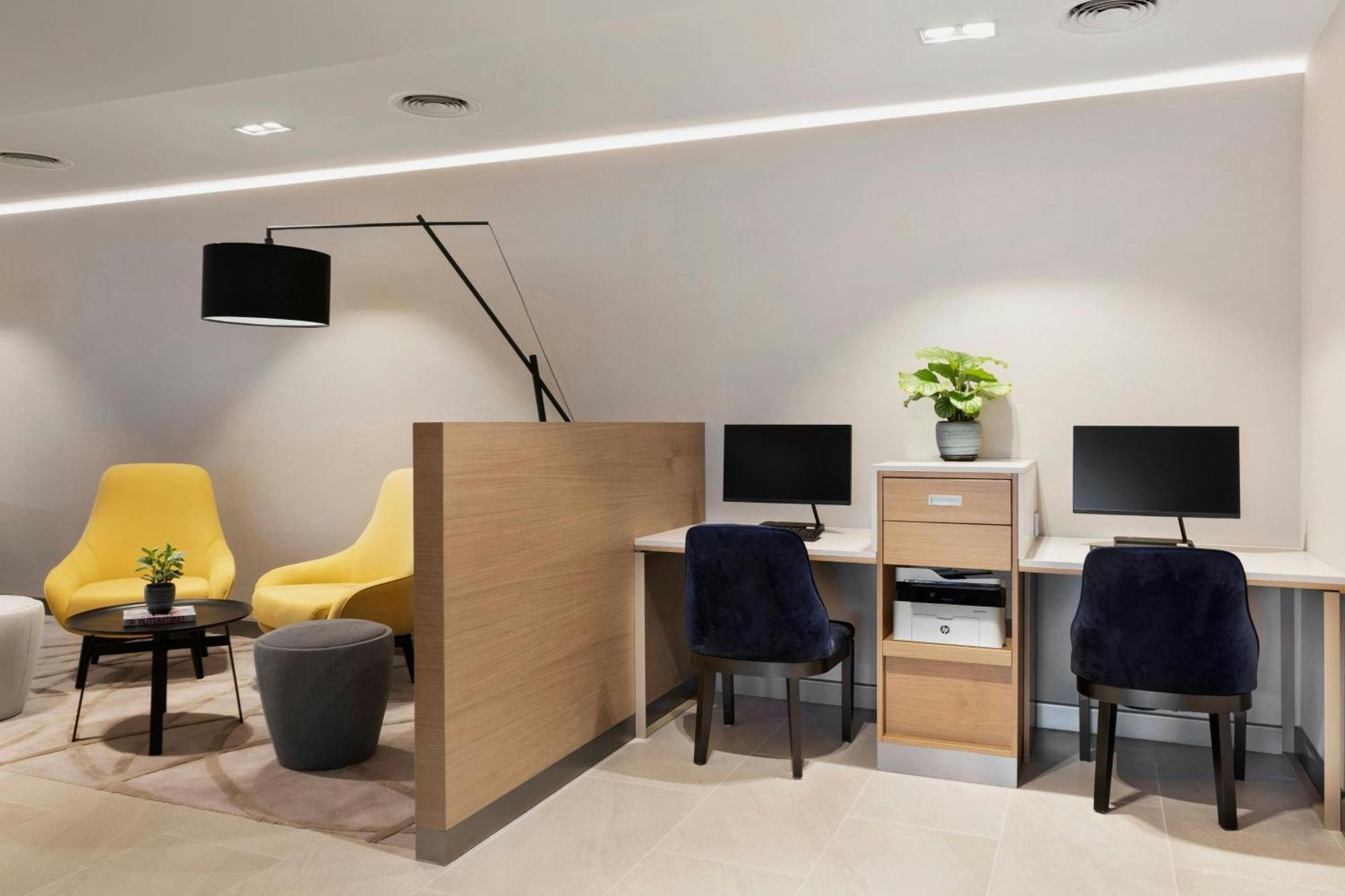 Courtyard By Marriott Batumi Hotel Екстериор снимка