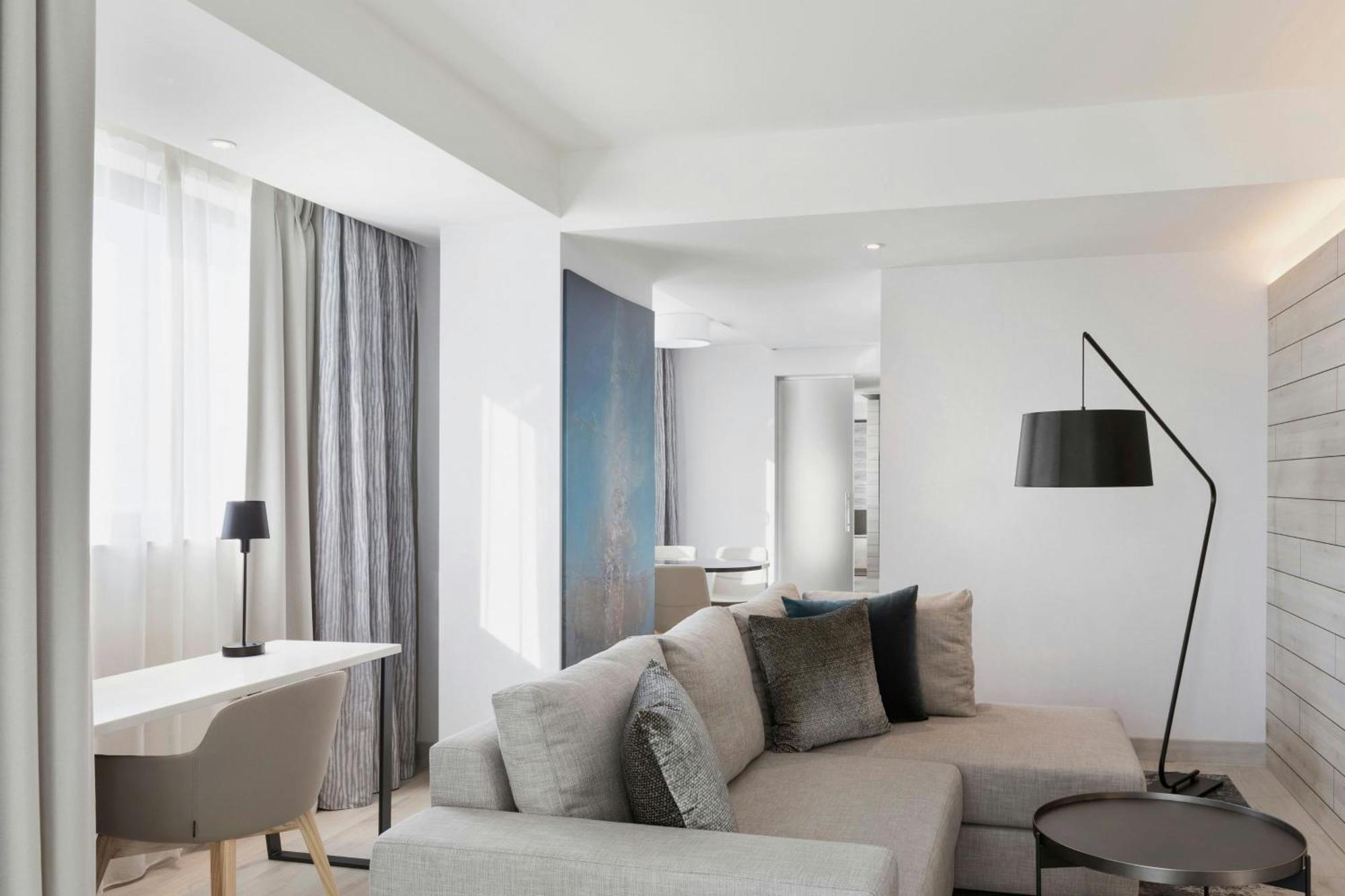 Courtyard By Marriott Batumi Hotel Екстериор снимка