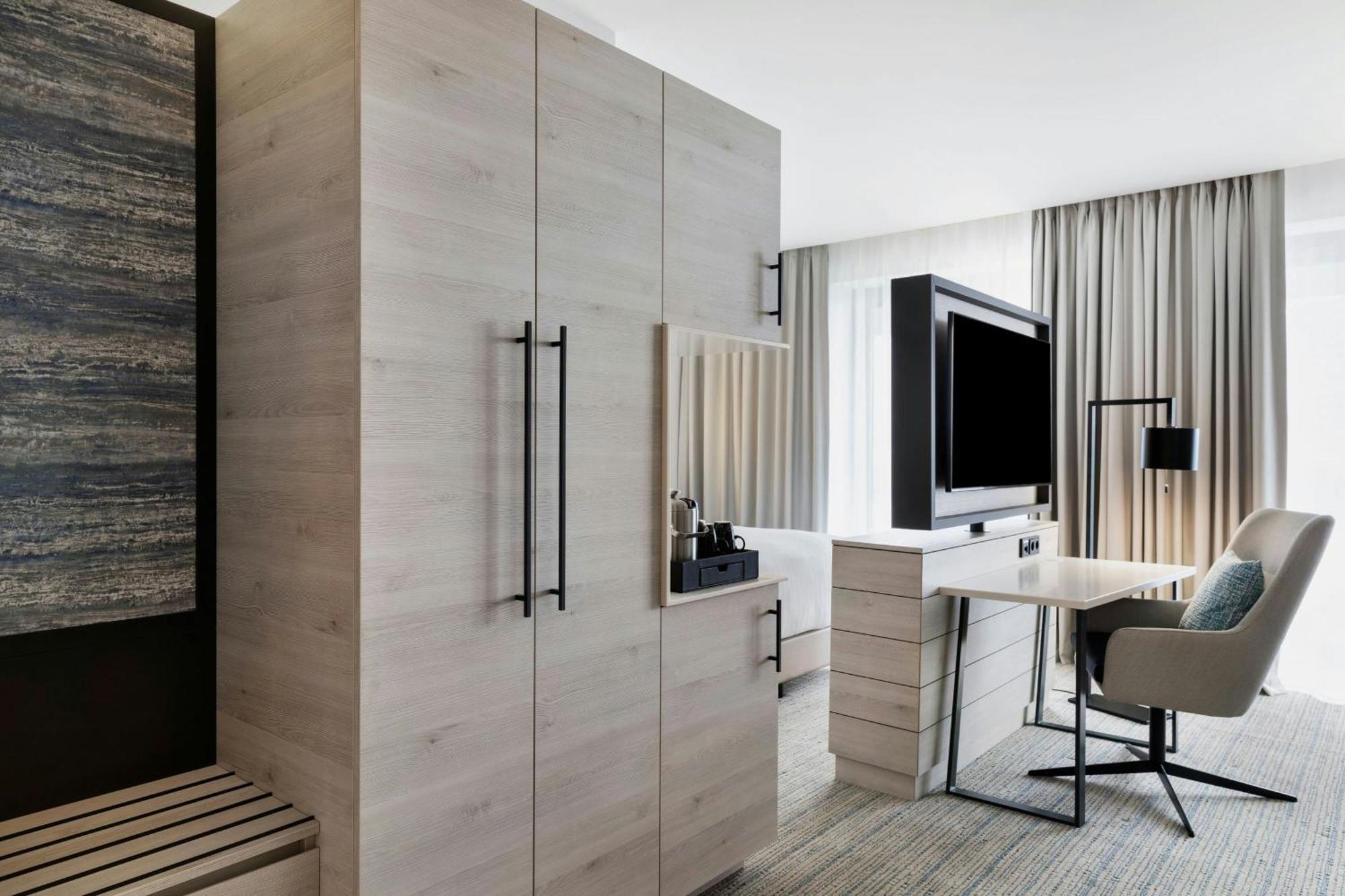 Courtyard By Marriott Batumi Hotel Екстериор снимка