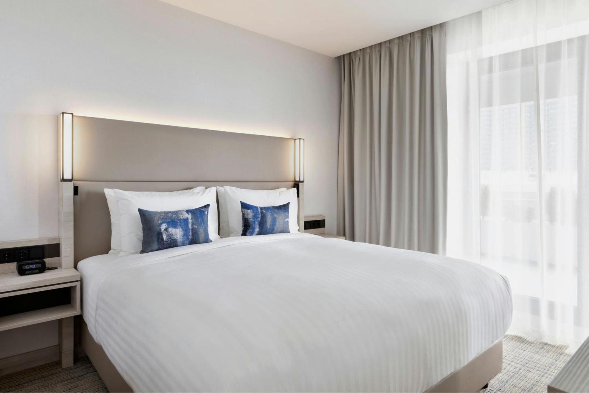 Courtyard By Marriott Batumi Hotel Екстериор снимка