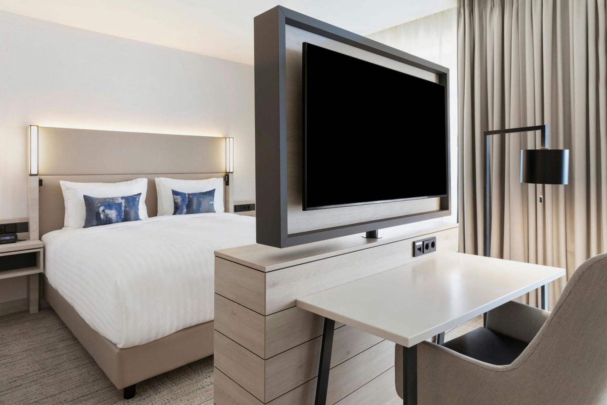 Courtyard By Marriott Batumi Hotel Екстериор снимка