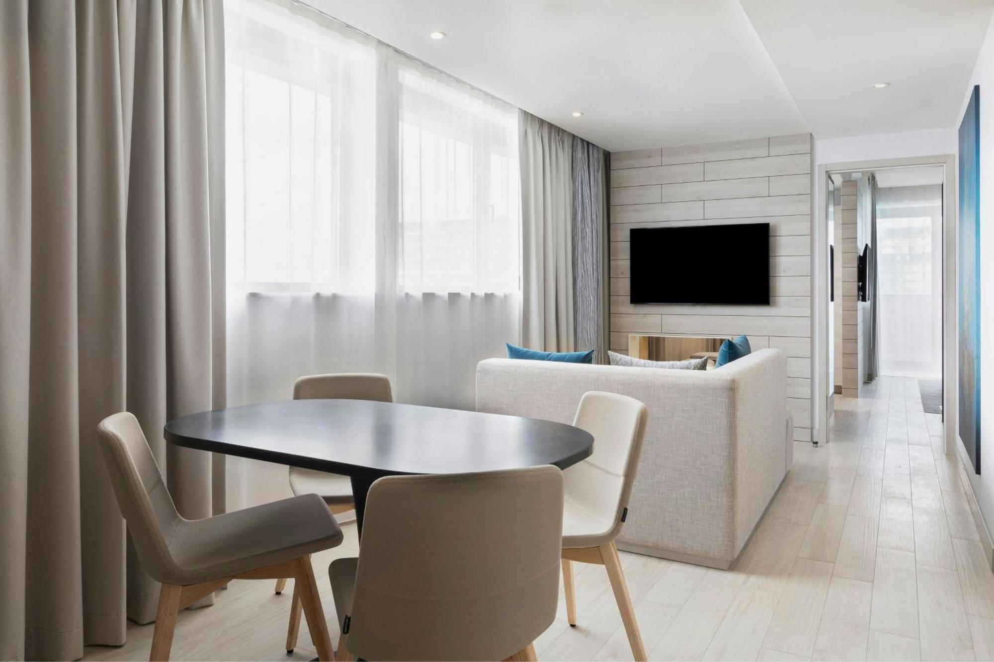 Courtyard By Marriott Batumi Hotel Екстериор снимка