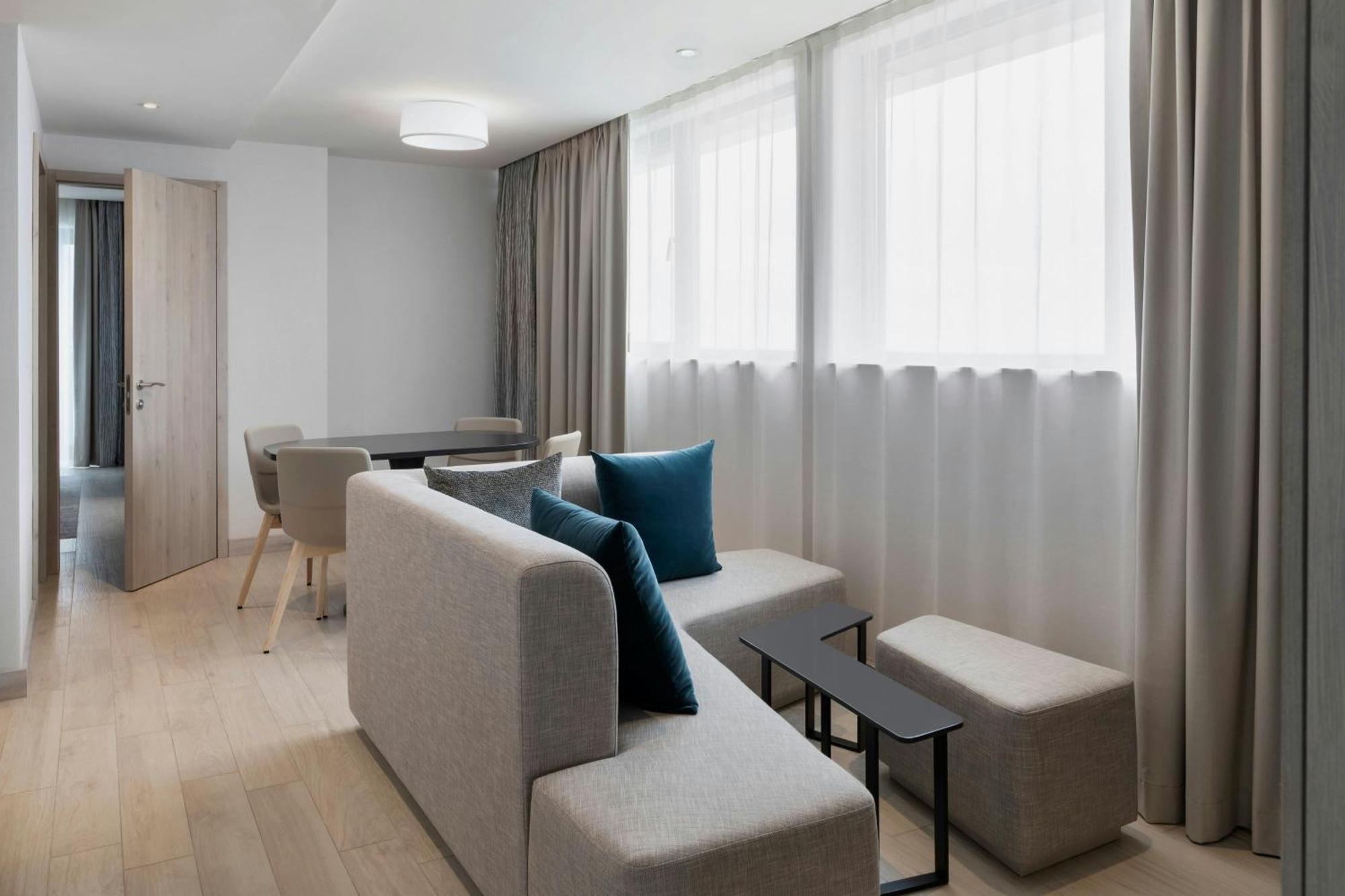 Courtyard By Marriott Batumi Hotel Екстериор снимка